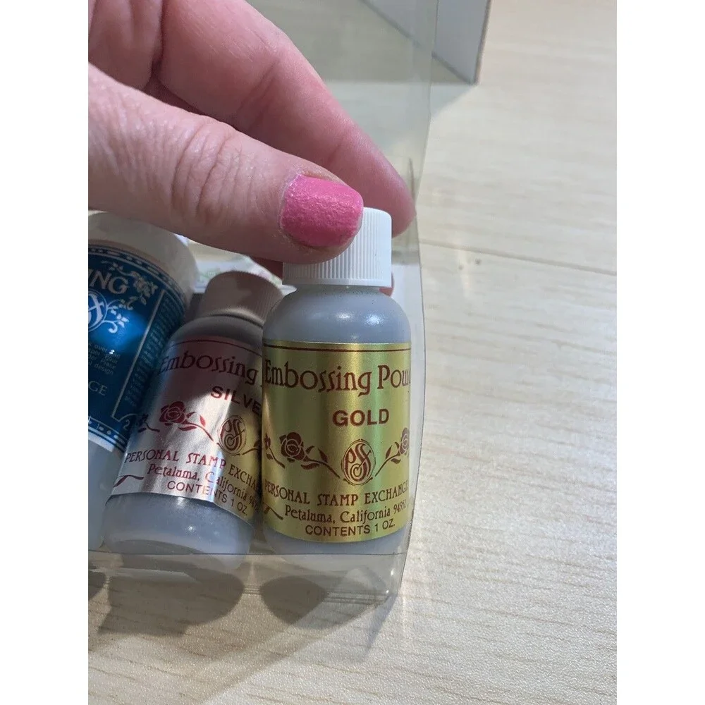 Stampendous embossing powder